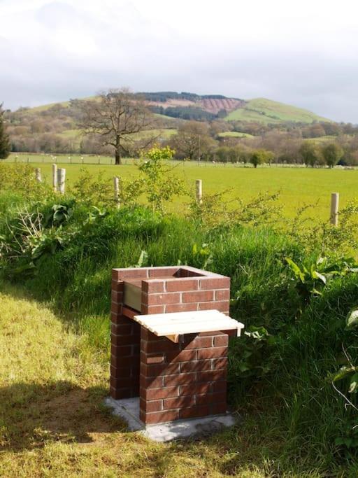 Peregrine Stable Cottage ランダバリー エクステリア 写真